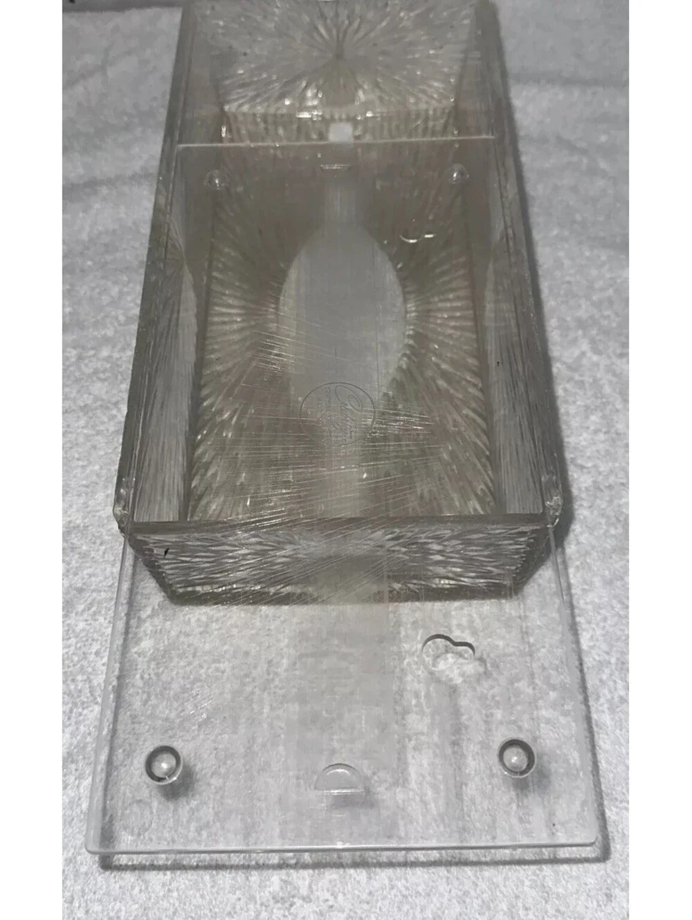 Vintage CELEBRITY Clear Acrylic Plastic Tissue Box Cover Holder Starburst MCM